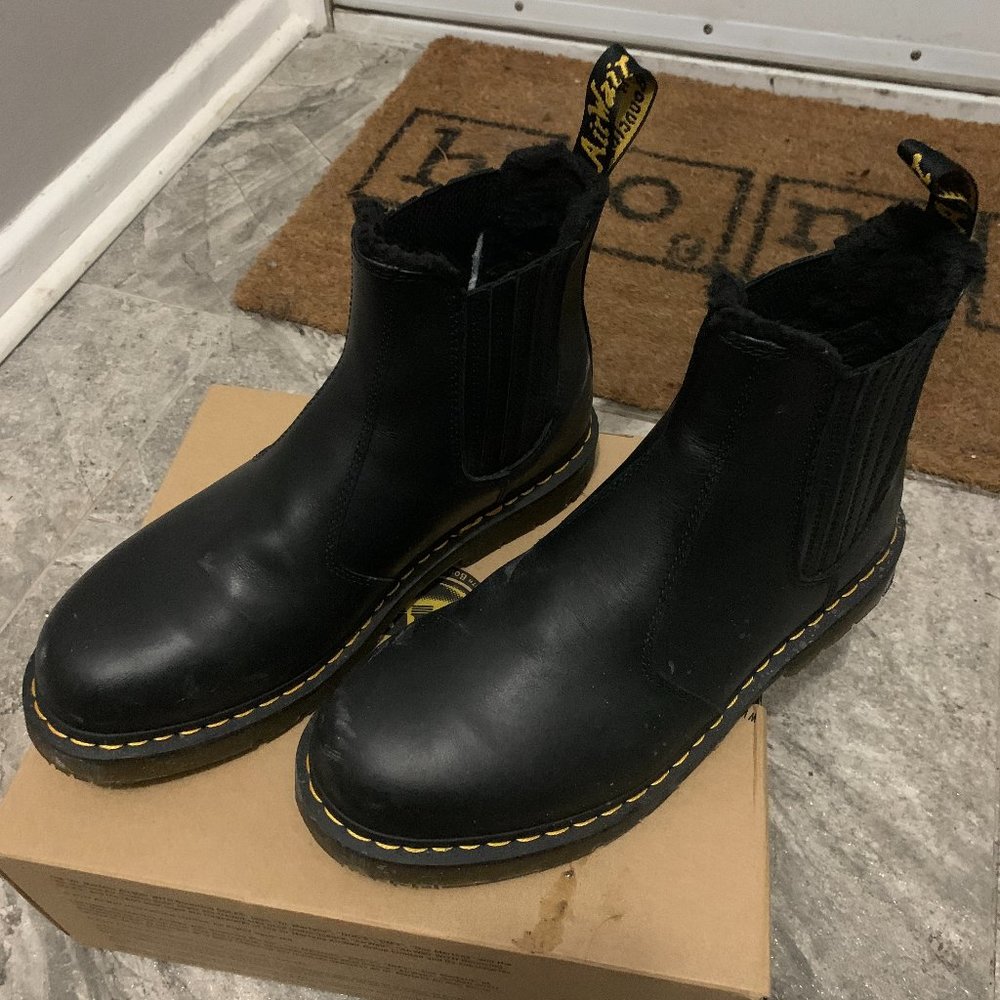 Dr. Martens 2976 Blizzard WP Chelsea Boots Size 11 - Picture 1 of 3